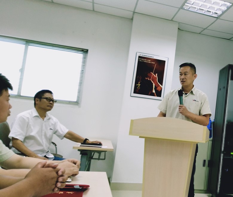 向南亞新材一線抗疫優(yōu)秀員工致敬(圖4) 向南亞新材一線抗疫優(yōu)秀員工致敬(圖4)