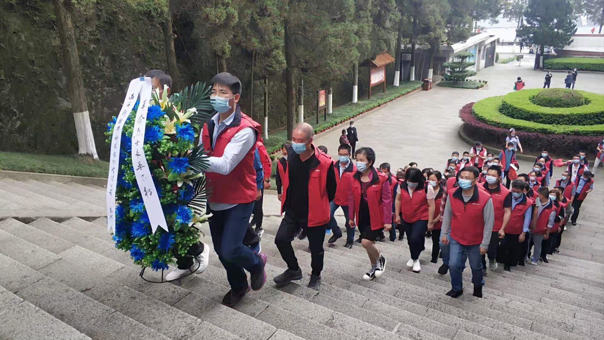 緬懷先烈,學史明志,勇踐新局(圖2) 緬懷先烈,學史明志,勇踐新局(圖2)